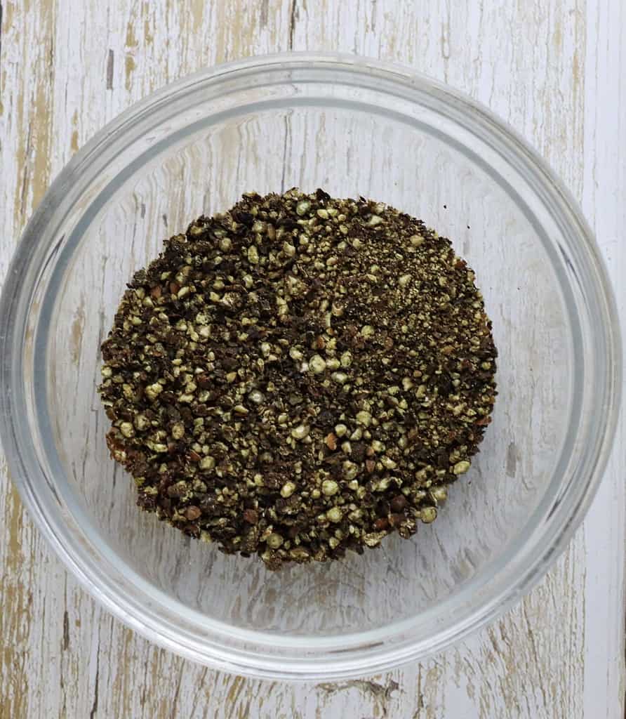 cracked black pepper 