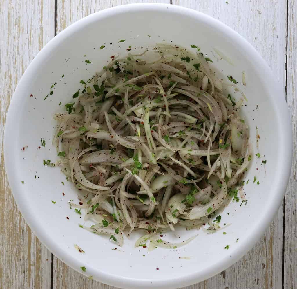 spiced onions with sumac for tantuni