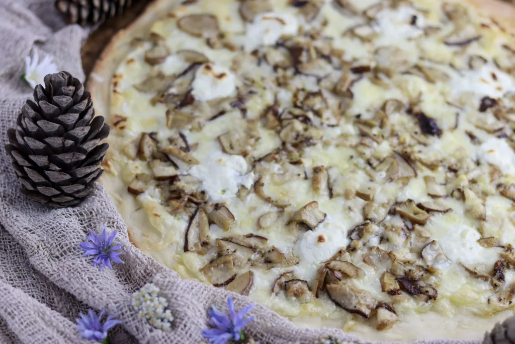 Porcini pizza from the oven