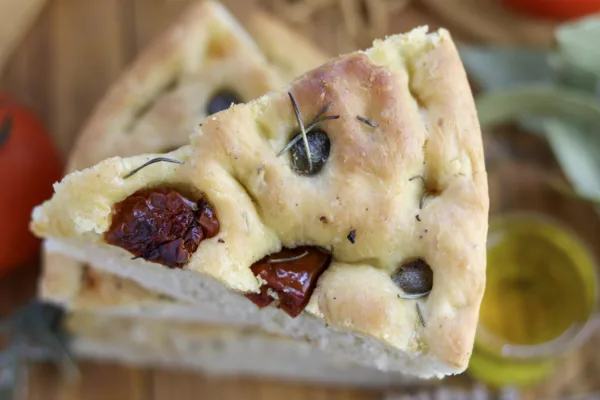 focaccia with sun dried tomatoes