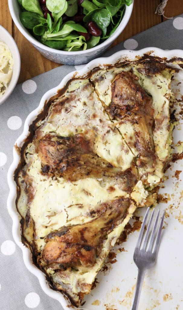 kljukuša with chicken drumsticks in a pie pan