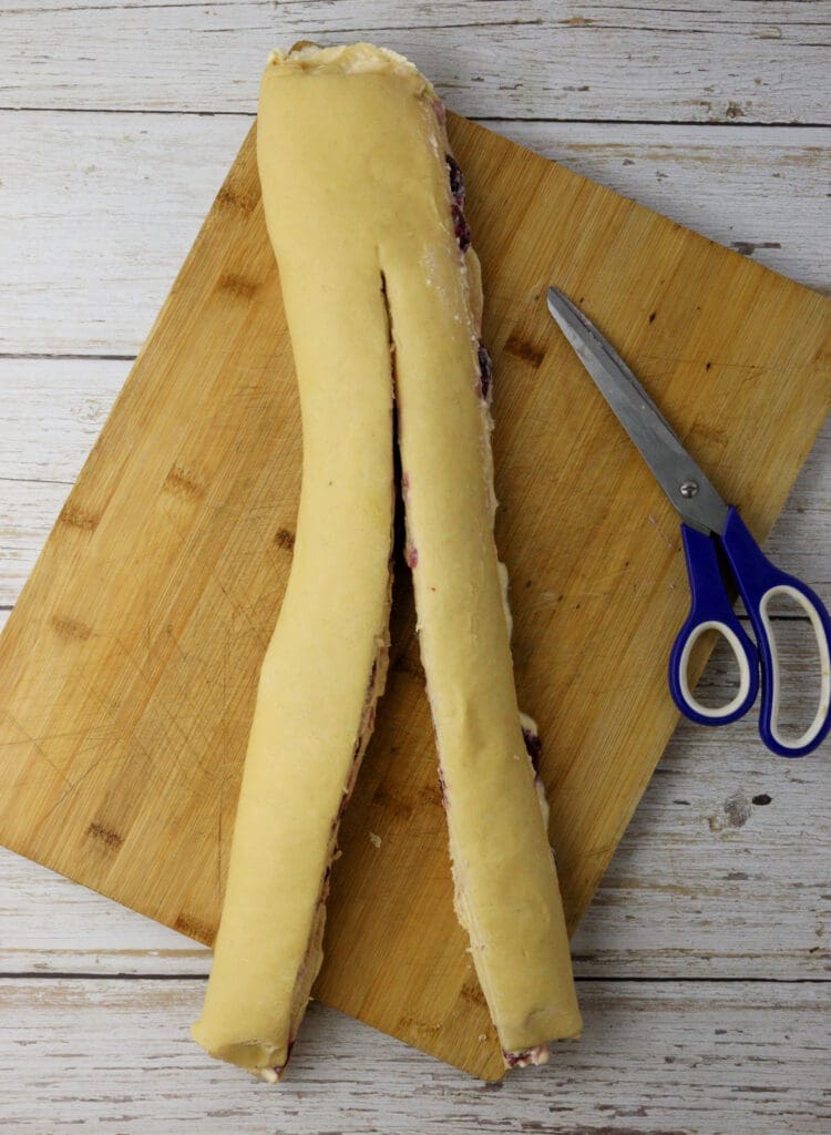 image showing how to cut the babka roll