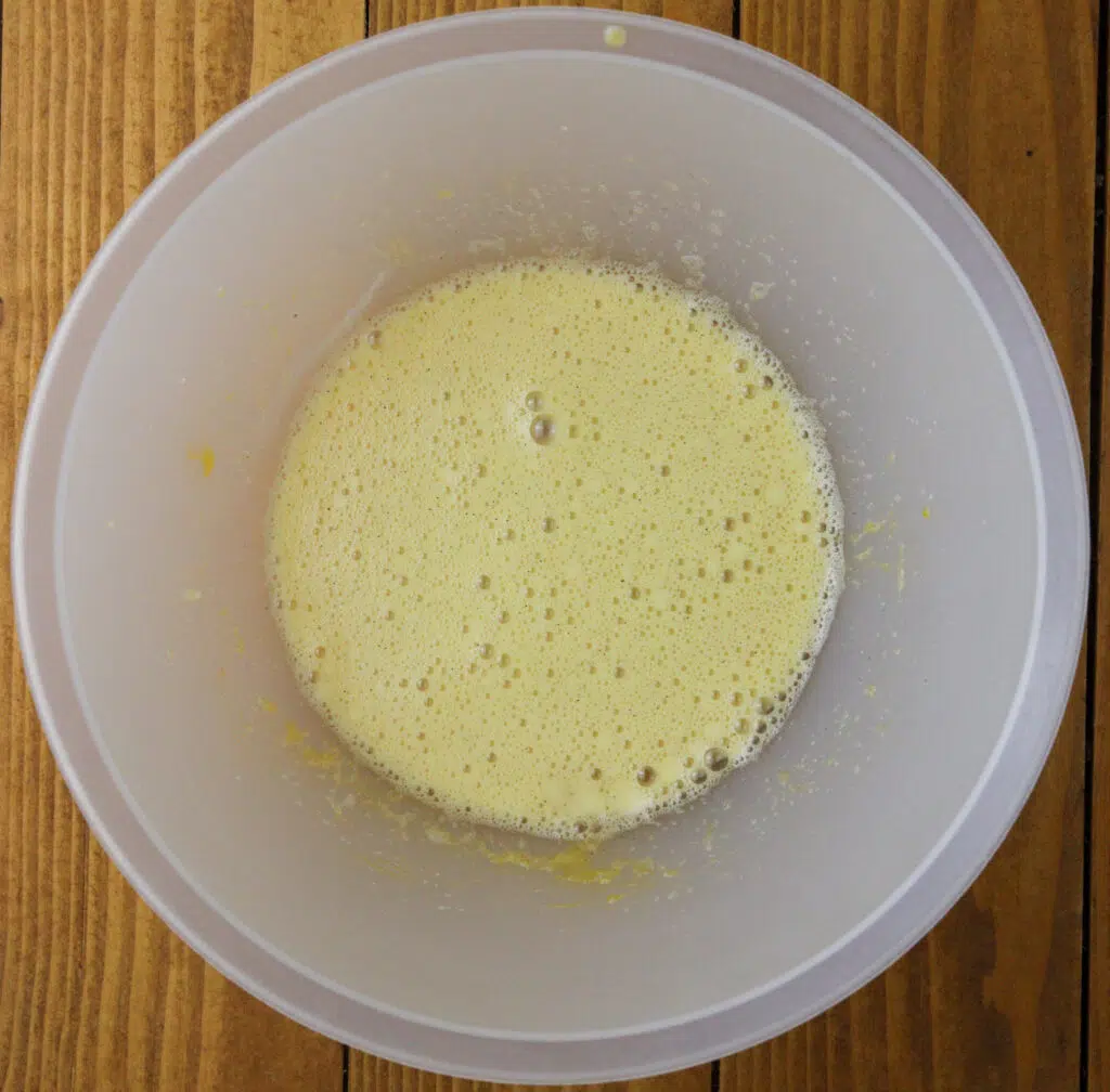 image of how to whipp the eggs for the babka dough