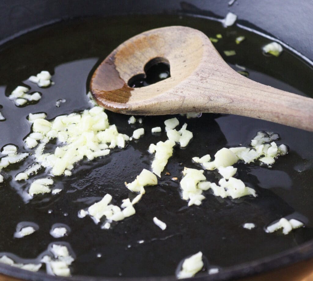 Image showing how to quickly fry the garlic for the sauce