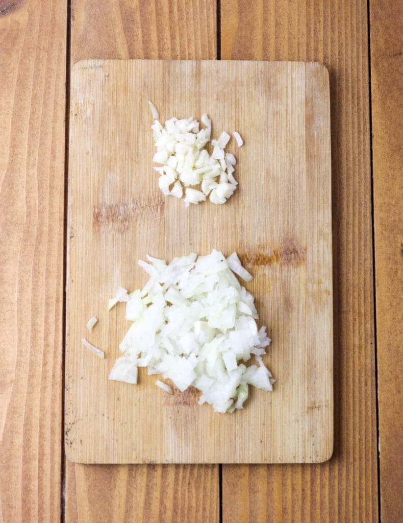 how to dice the onion and garlic