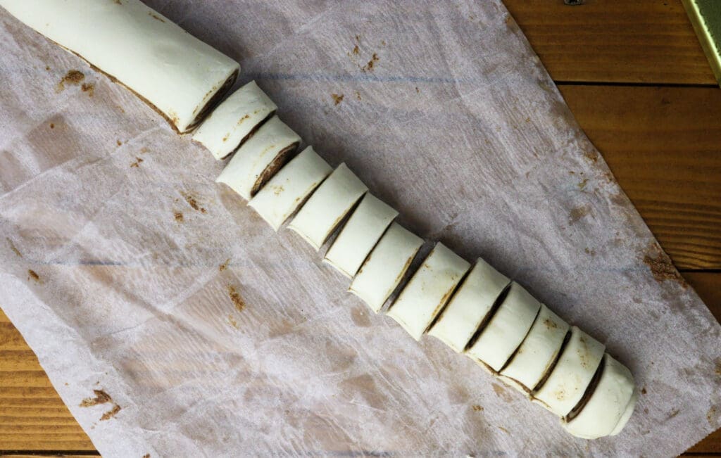 image showing how to slice puff pastry sheet 