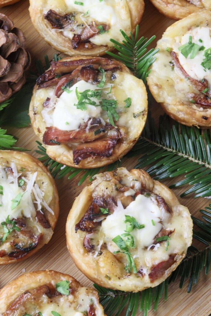 Hot mushroom tartlets served rigt out of the oven baked (by lactarius deliciosus recipe)