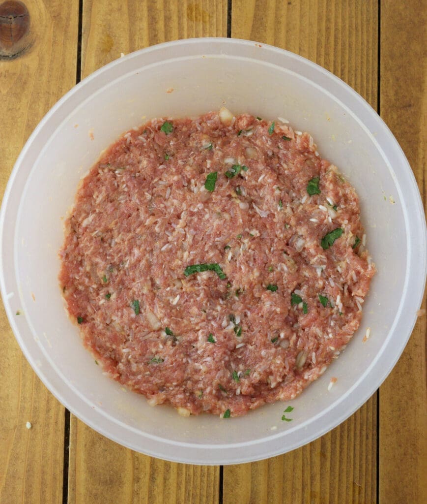 Ground meat stuffing for grape vine leaves. 