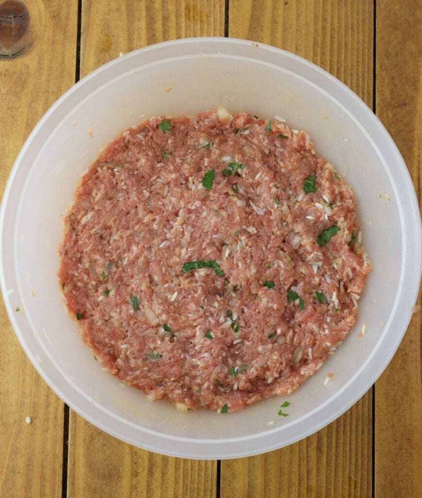 Ground meat stuffing for grape vine leaves. 
