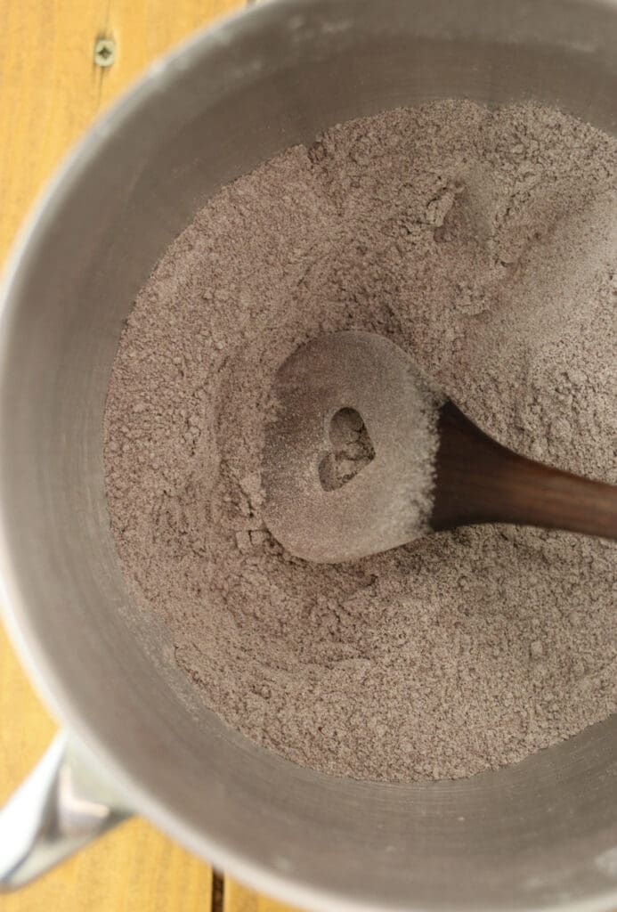 How to mix dry ingredients - buckwheat flour, cocoa and baking powder.